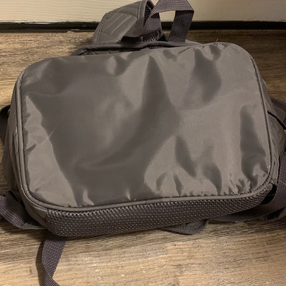 Small animal backpack carrier.  Looks very clean - Picture 6 of 13